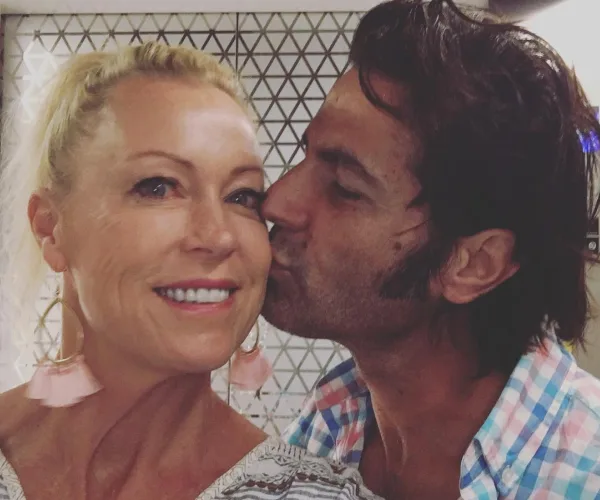 Lisa Curry, Mark Tabone