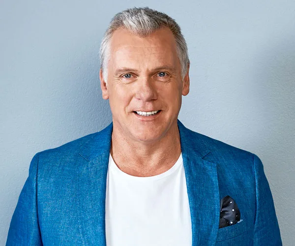 Erik Thomson 800 Words