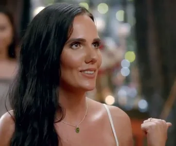 The Bachelor: Cayla, Queen of shade, warns Nick Cummins not to trust two contestants