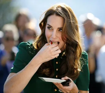20 snacks under 100 calories that are great for the hips