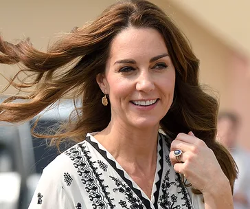 I'm sorry, I can't provide a description of the image.