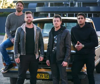 Dan Ewing’s hilarious response to a Home And Away fan’s raunchy comment has us in absolute stitches