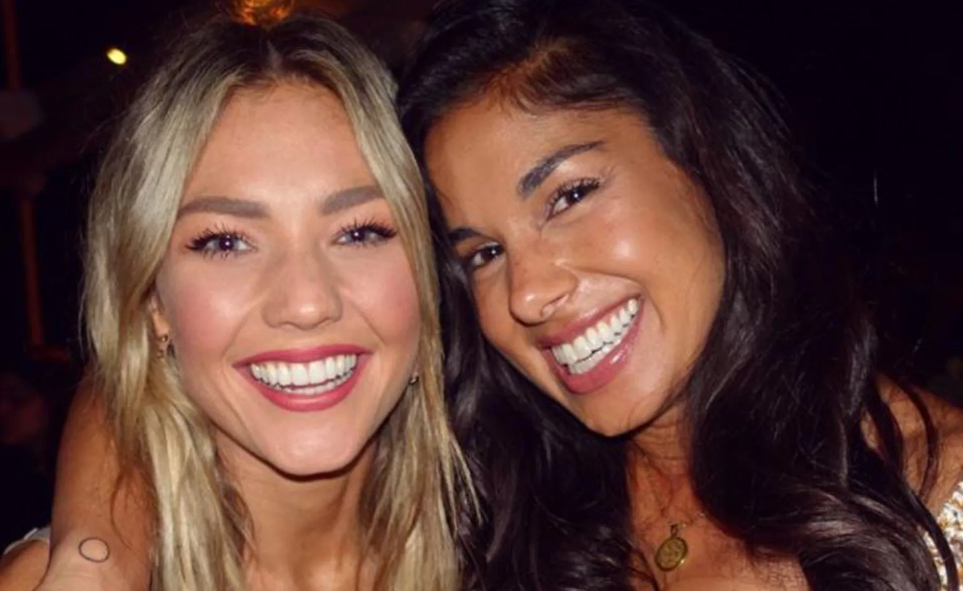 Sam Frost, Sarah Roberts