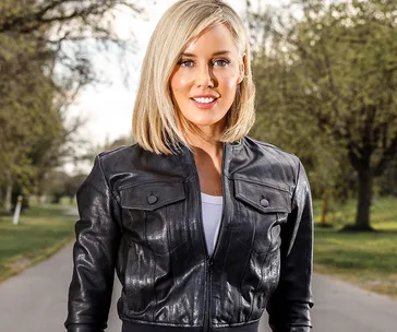 Stella Women: Motoring journalist Elise Elliott on why it’s important for women to get to know their cars