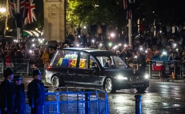 The royals reunite as The Queen’s coffin arrives at Buckingham Palace to a crowd of thousands