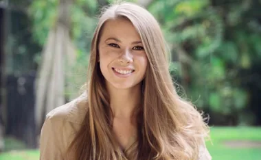 Bindi Irwin has reached out to her wildlife warrior fans for help! This never happens