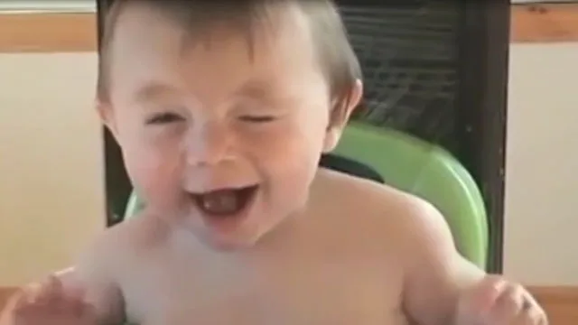 VIDEO: Babies taste lemons for the first time