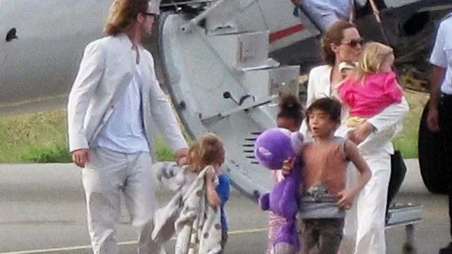 Angelina Jolie and Brad Pitt arrive with their family in Vietnam