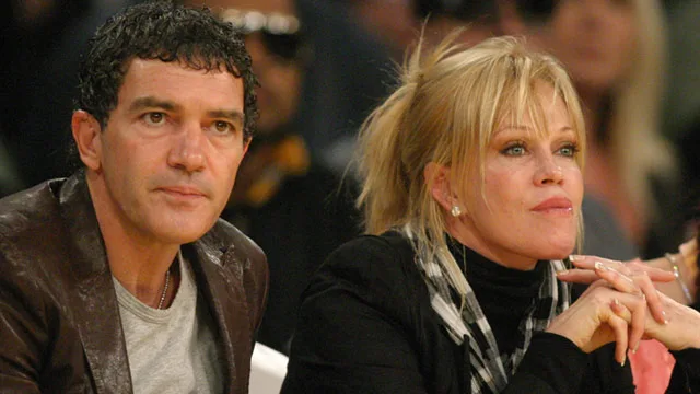 VIDEO: Antonio Banderas caught with another woman