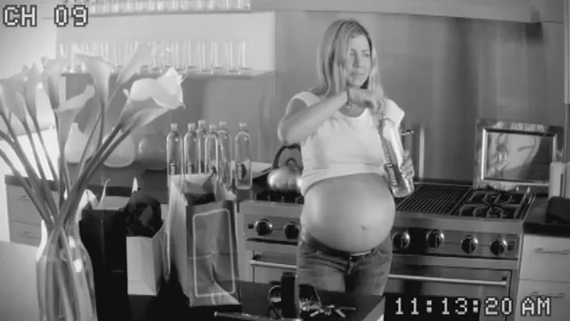 Jennifer Aniston poses pregnant in spoof video