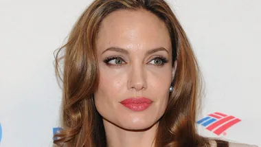 Angelina makes surprise visit to Tamworth