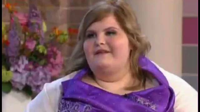 165kg teen says she is beautiful, enters beauty pageant