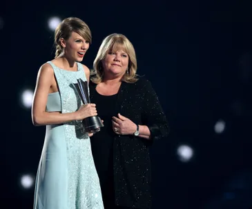 Taylor Swift and her Mum Andrea 
