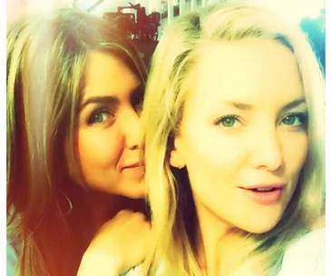 Jennifer Aniston and Kate Hudson 