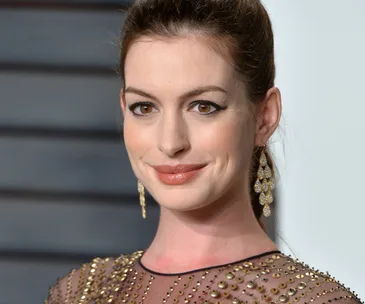 Anne Hathaway  