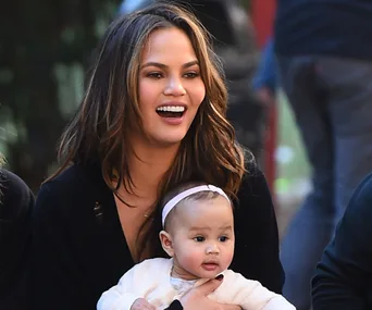 Chrissy Teigen 