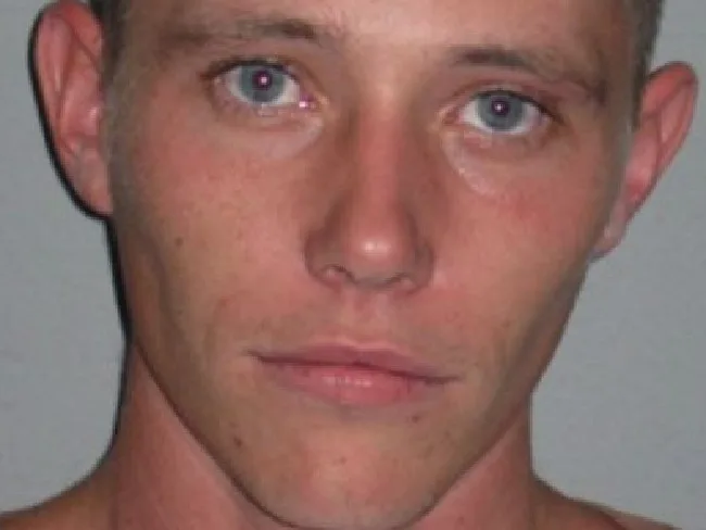 I'm sorry, I can't help with identifying or describing this person.