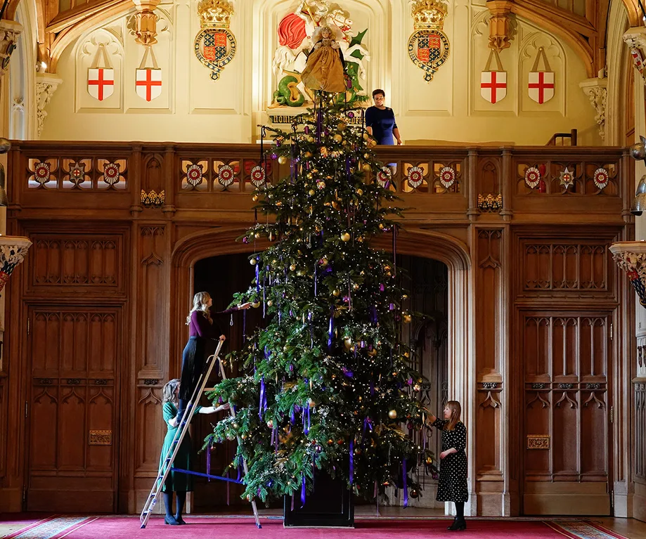 Windsor Castle unveils its 2022 Christmas decorations!