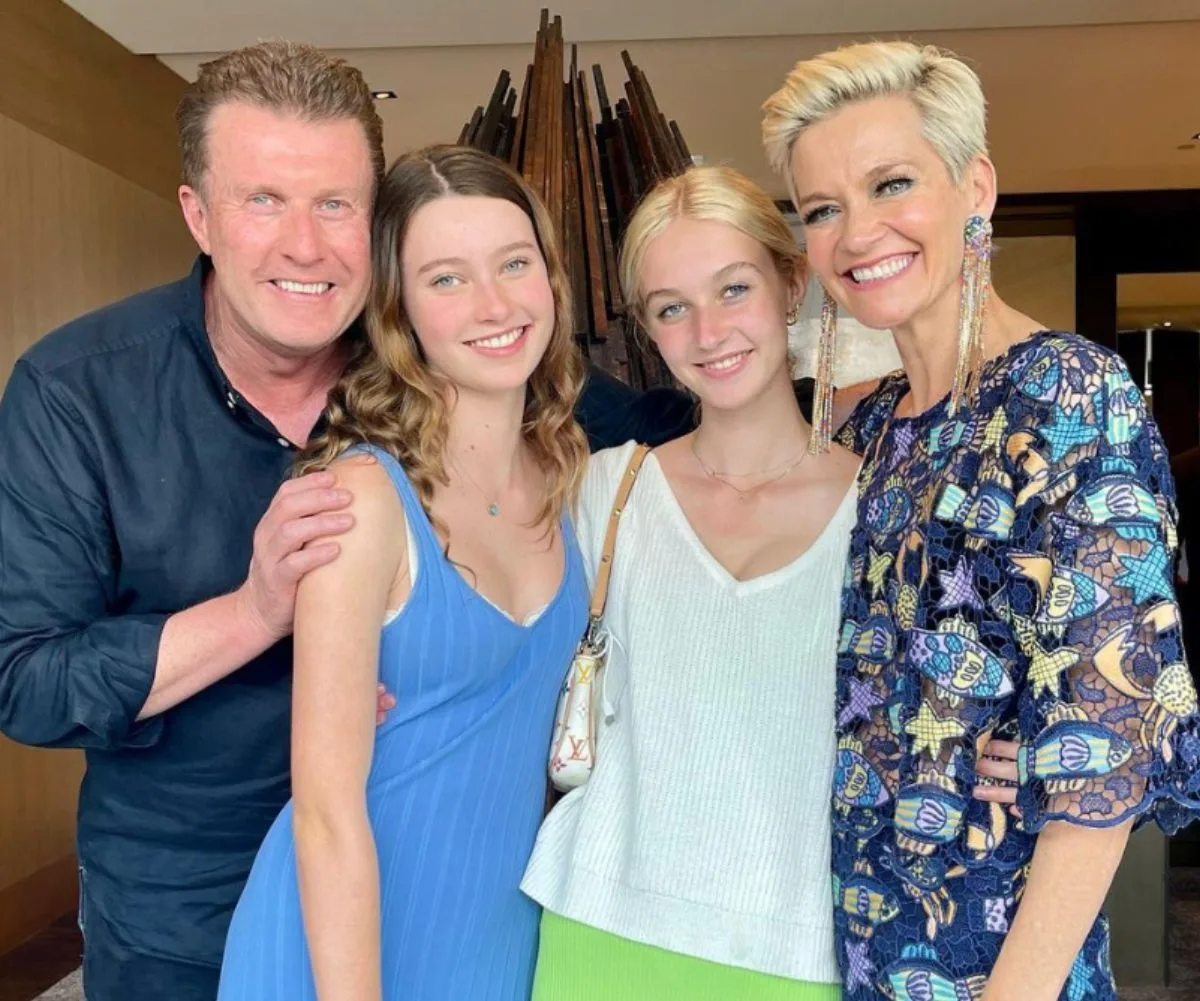 Jessica Rowe and Peter Overton and their two daughters