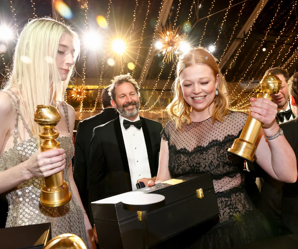 sarah snook succession relationship