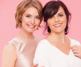 Kiwi drama queens: Amanda Billing & Siobhan Marshall