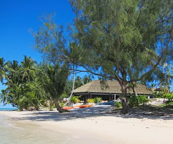 5 reasons to love Muri Beach