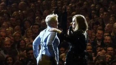Adele helps woman propose to boyfriend