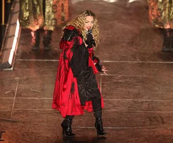 Tequila-swigging Madonna has another onstage meltdown