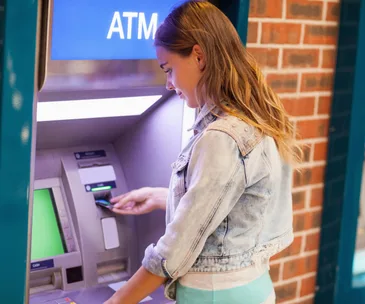 5 signs an ATM has been tampered with