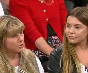 Mother allows teen daughter to get lip fillers