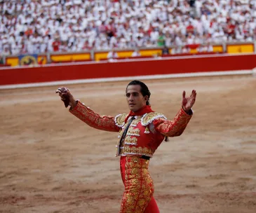 Spain’s royal family lead tributes for famous bullfighter