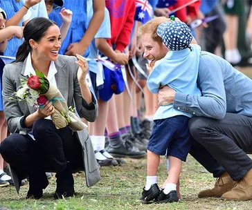 This adorable moment between Prince Harry, Duchess Meghan and an Australian toddler will melt your heart