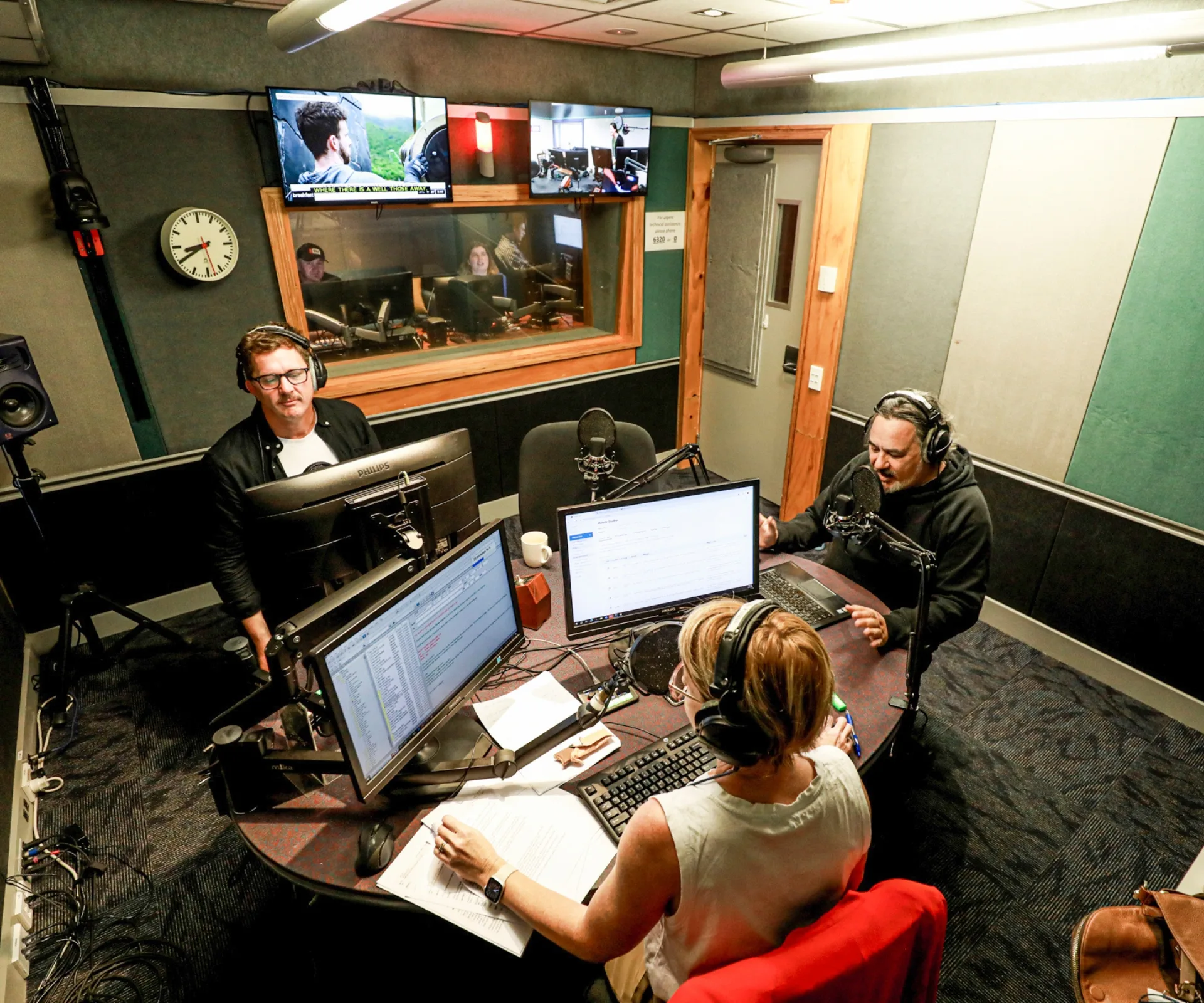 Ingrid Hipkiss and Morning Report co-hosts in the studio