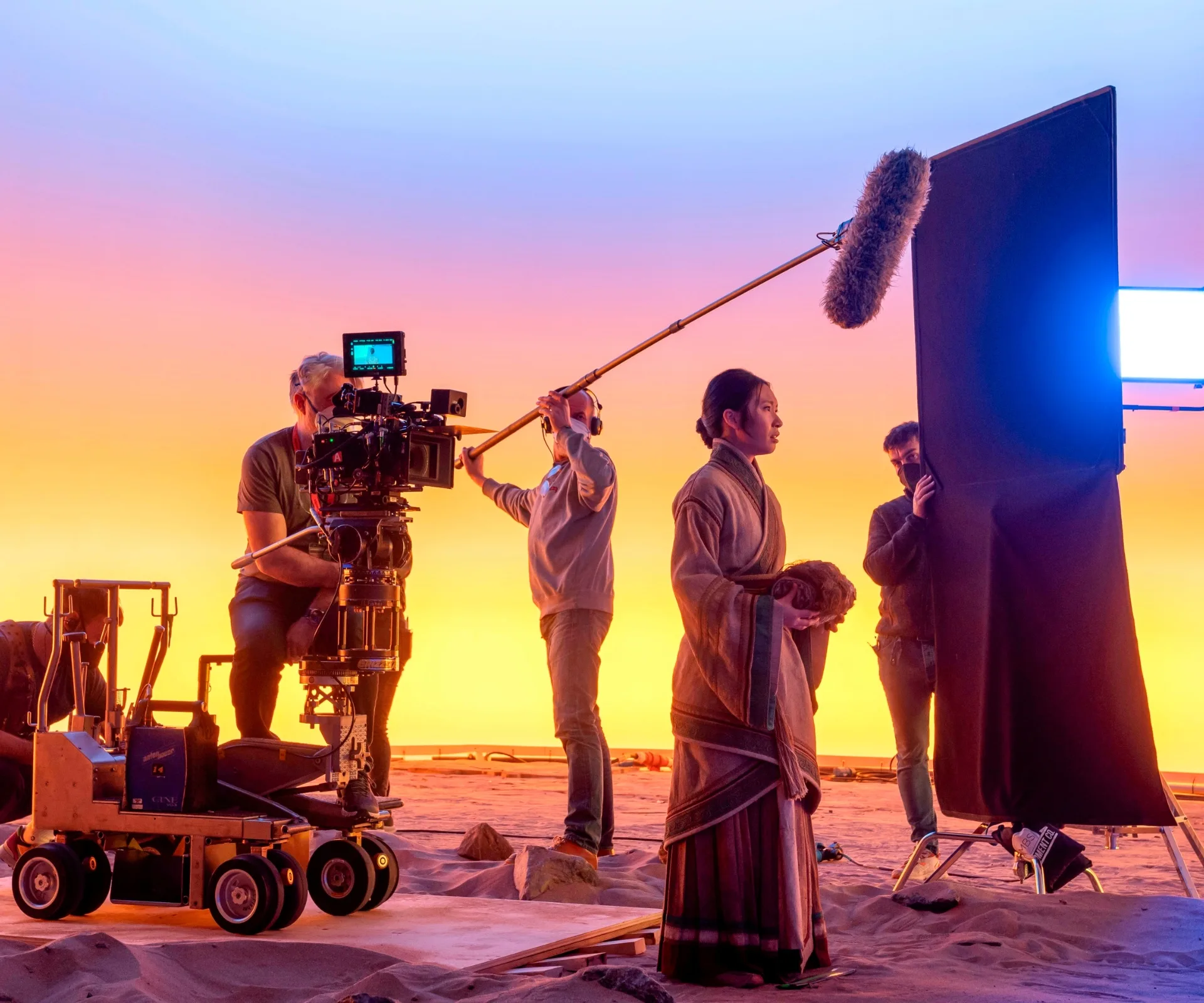 Jess on-set of 3 Body Problem
