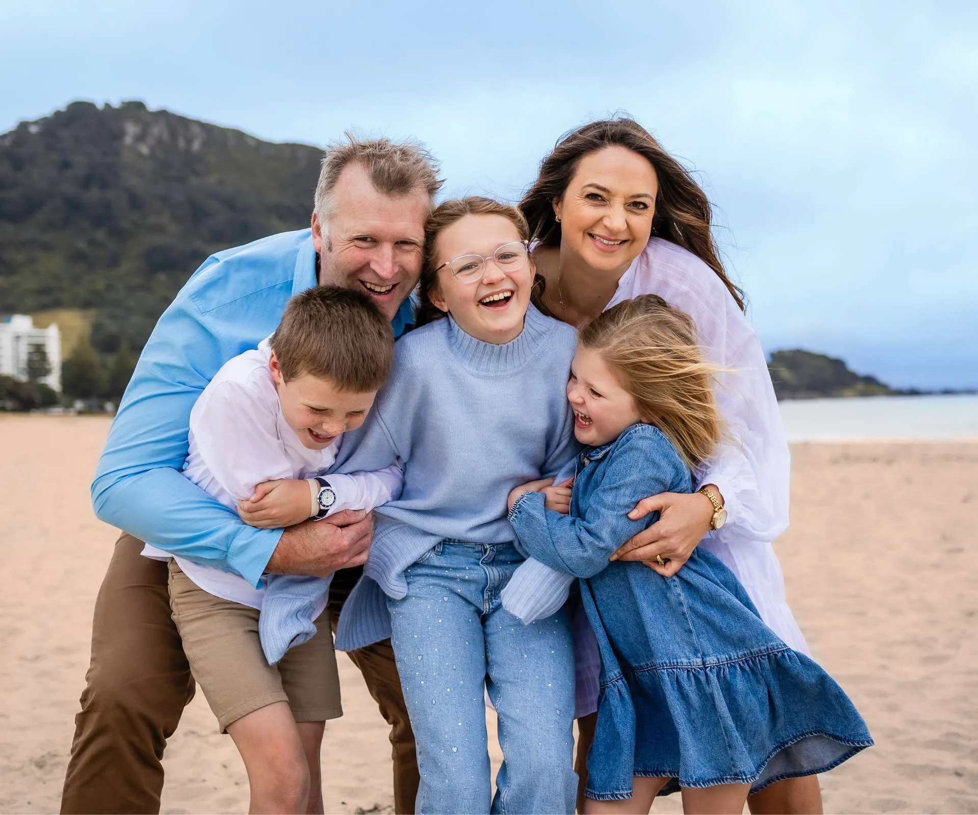 Mahé Drysdale and wife Juliette tickling their children