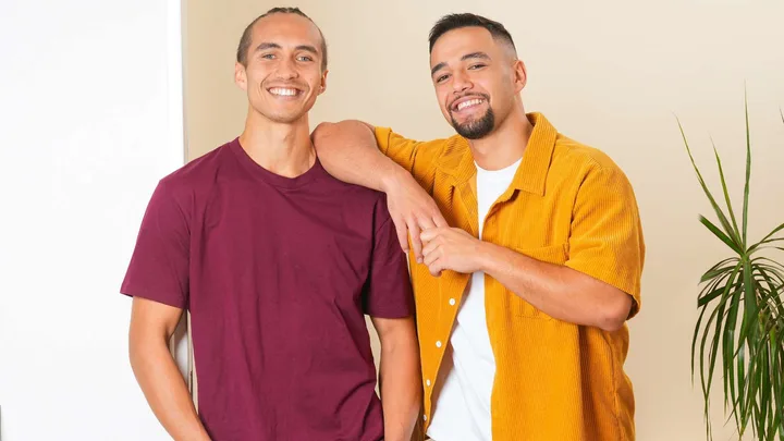 Jake leaning on Zak's shoulder