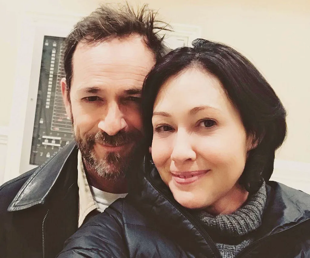 Shannen taking a selfie with Luke Perry