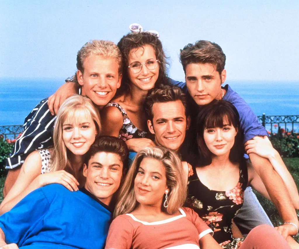 Shannen with the 90210 cast