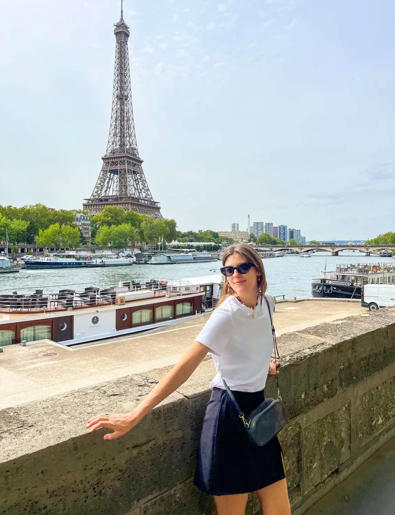 Jane Wills under the Eiffel Tower