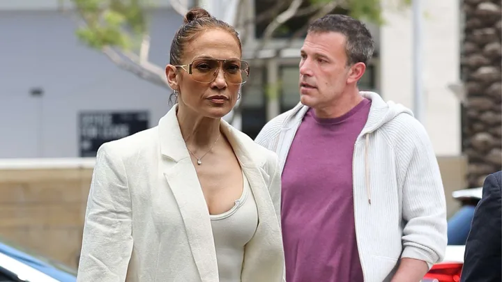 Ben and J.Lo on the street