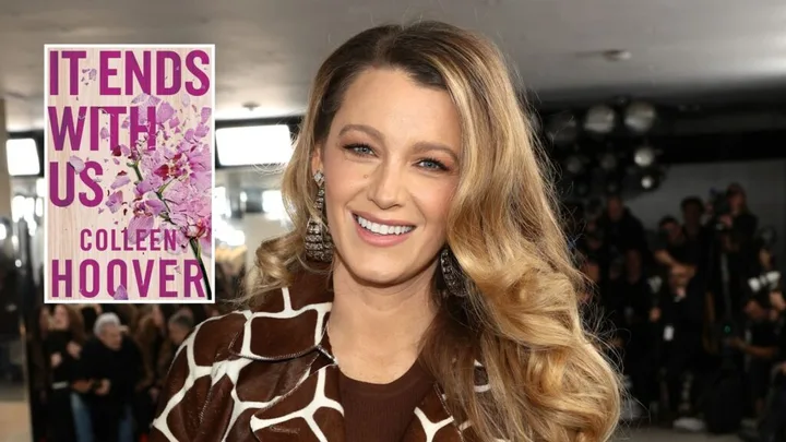 Person smiling in front of a crowd, next to the book cover "It Ends With Us" by Colleen Hoover.