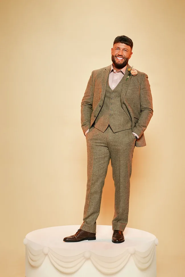 Groom Aaron