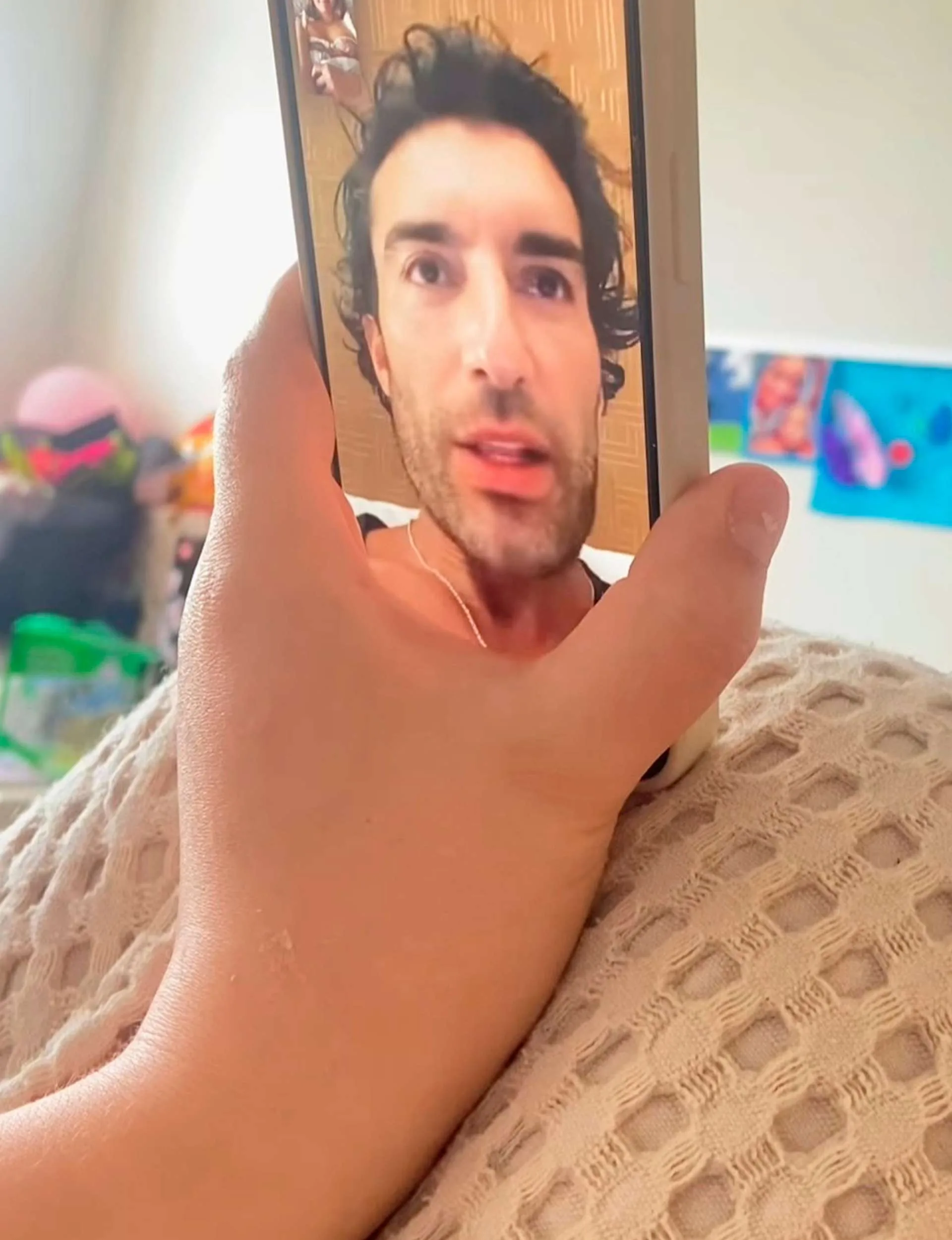 Eva Mitchell on FaceTime with Justin Baldoni