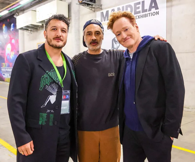 Maitu Walters, Taika Waititi and Conan O'Brien at the record-breaking haka