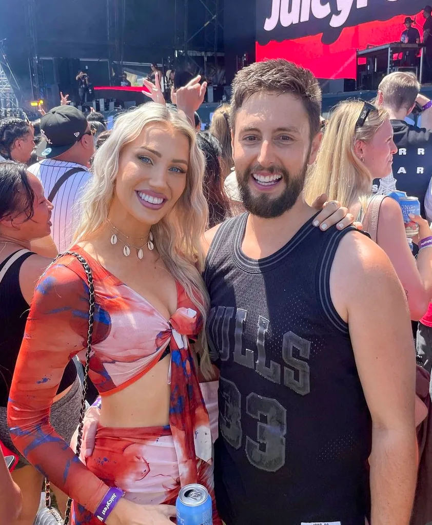 Alyshia with husband Matthew at concert