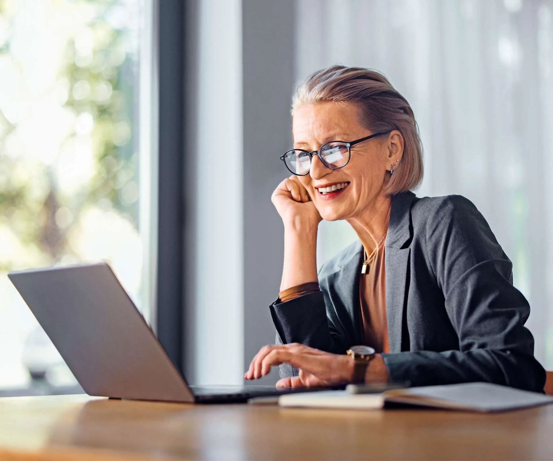 A woman using the laptop