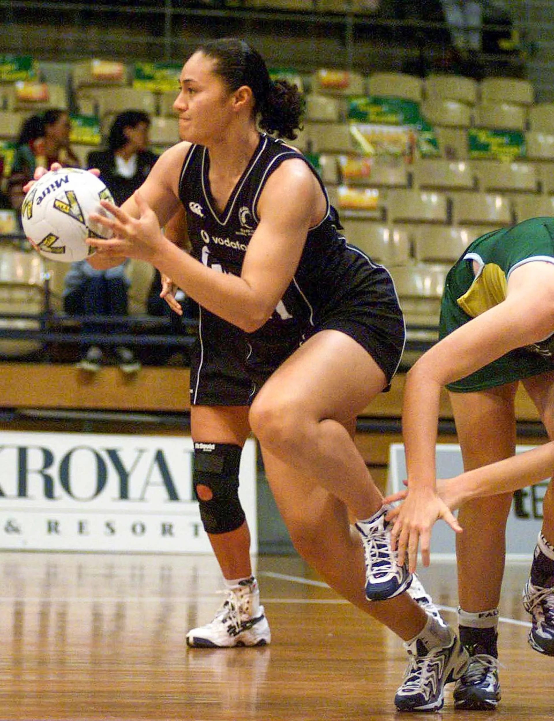 Linda in action for the Silver Ferns