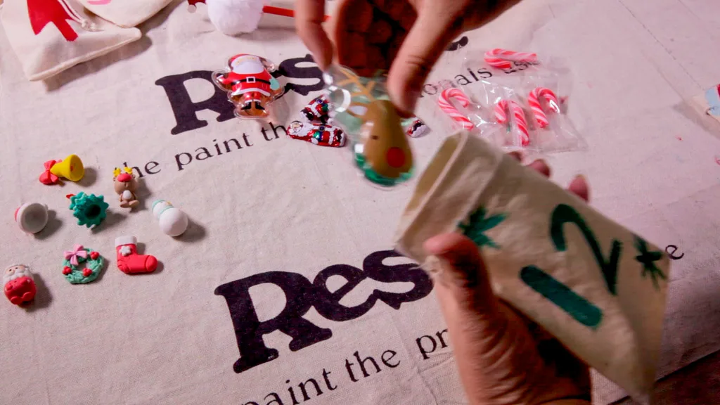 Step 3. Fill calico bags