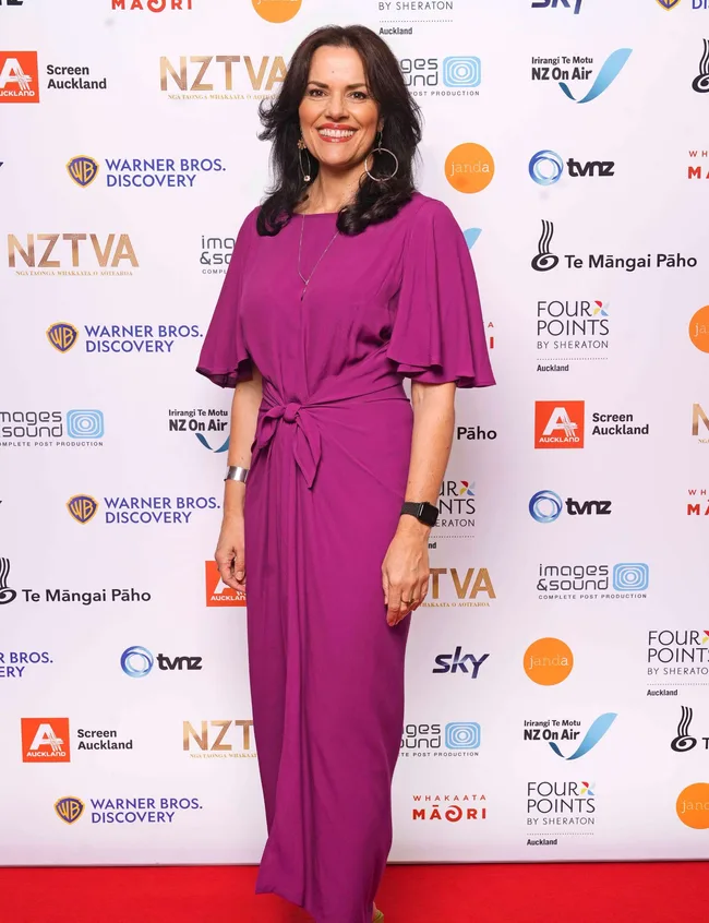 Amanda Billing in a purple dress