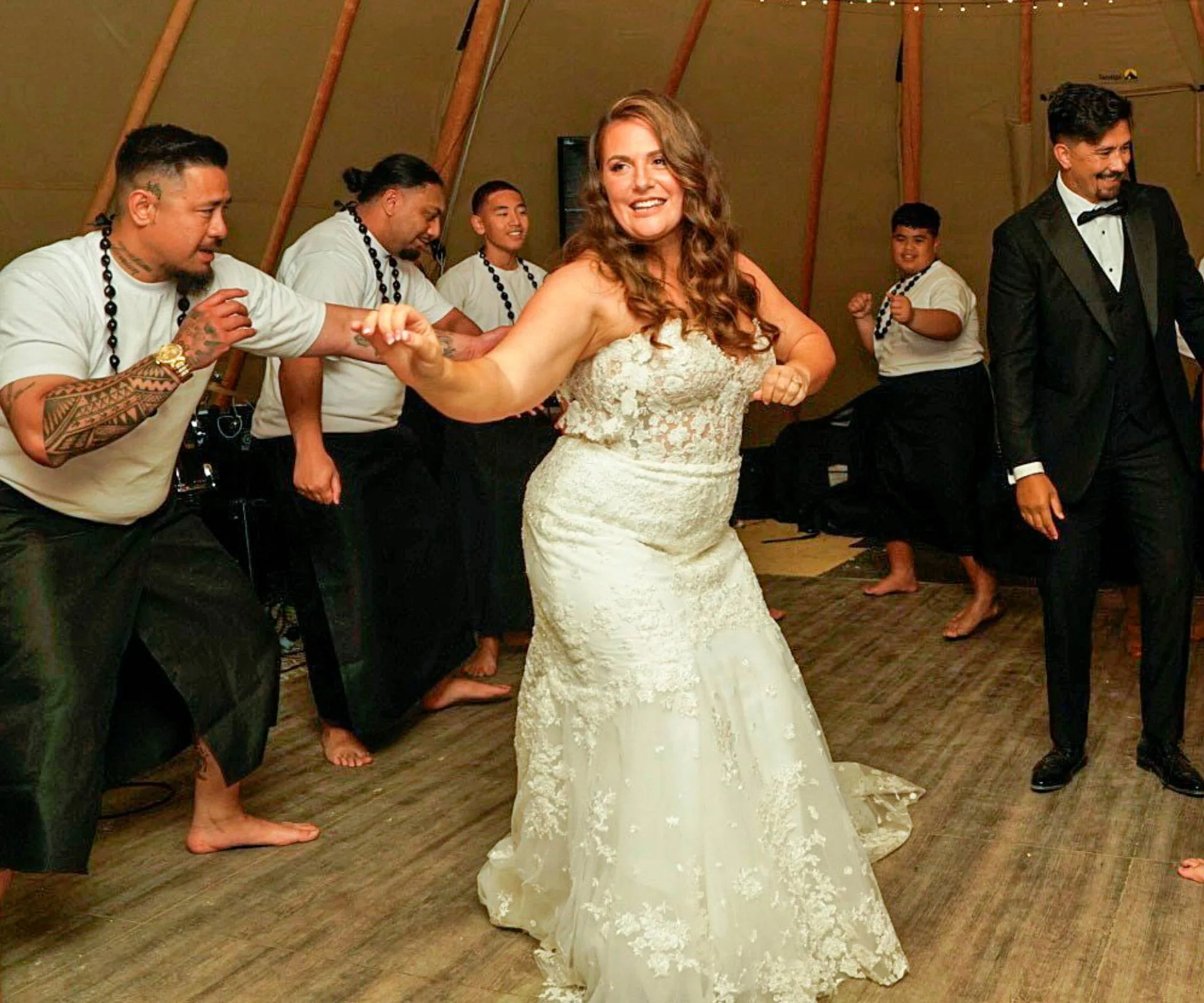 K'Lee performing her siva dance
